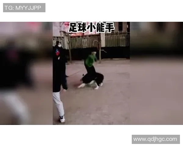 足球巨星化身街头路人挑战平凡生活引发热议